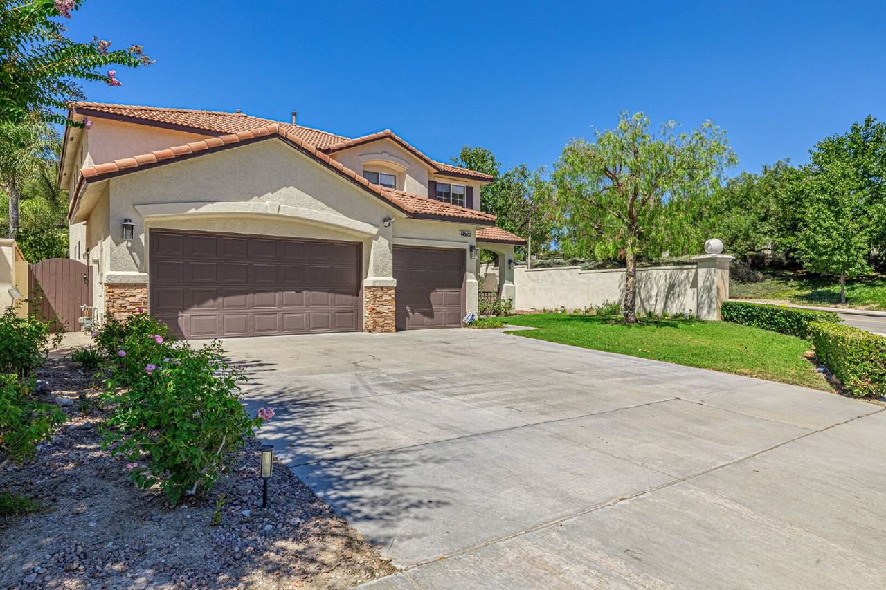 25755 Hood Way - Photo 4 of 50