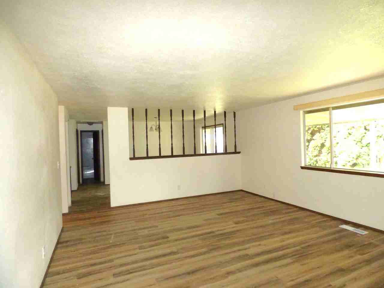 4824 Falcon Court Northeast - Photo 2 of 21