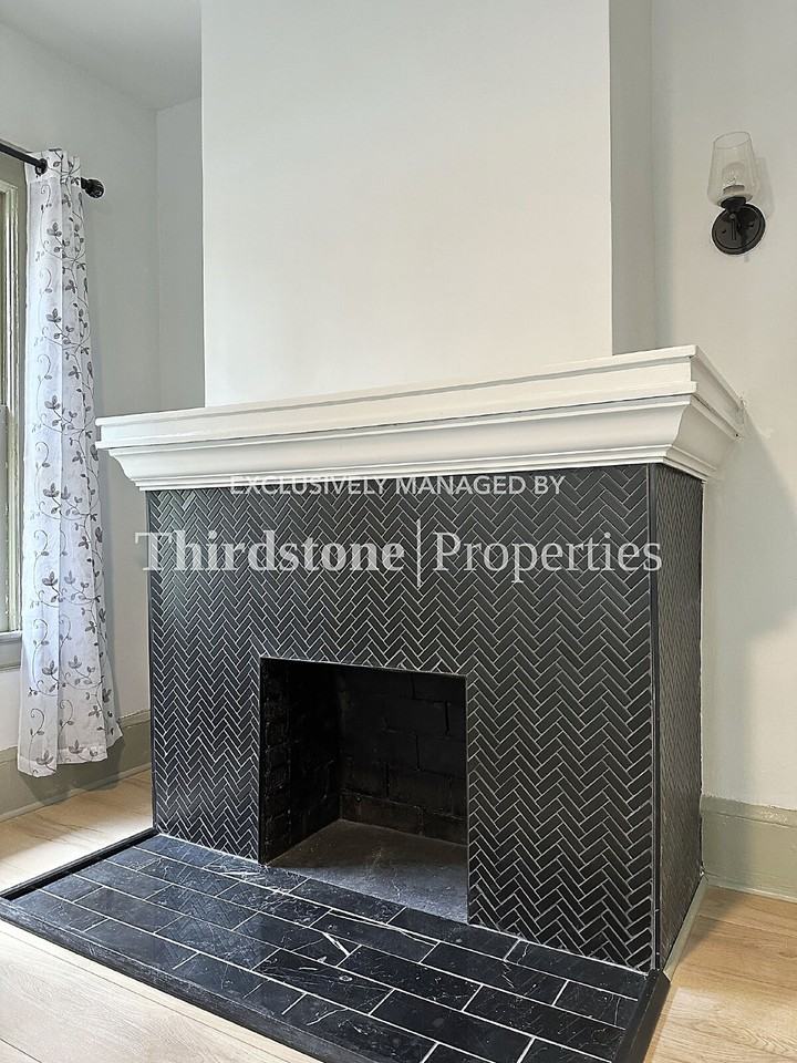 2030 Redwing Street - Photo 3 of 18