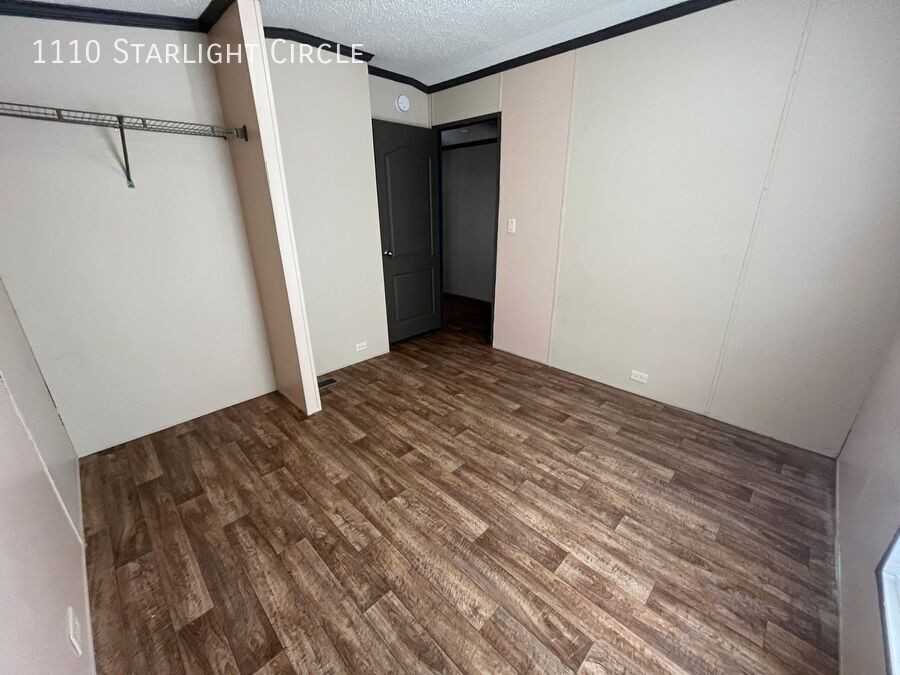1110 Nw Starlight Cir - Photo 3 of 5