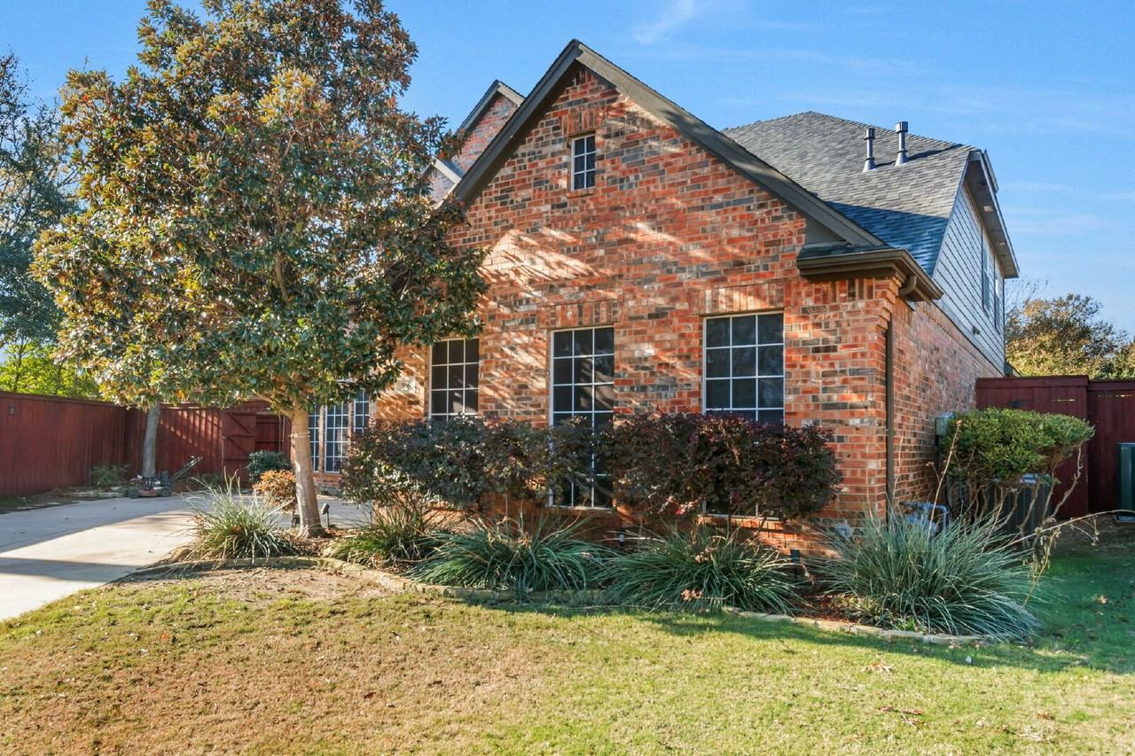 508 Cypress Ct - Photo 2 of 40