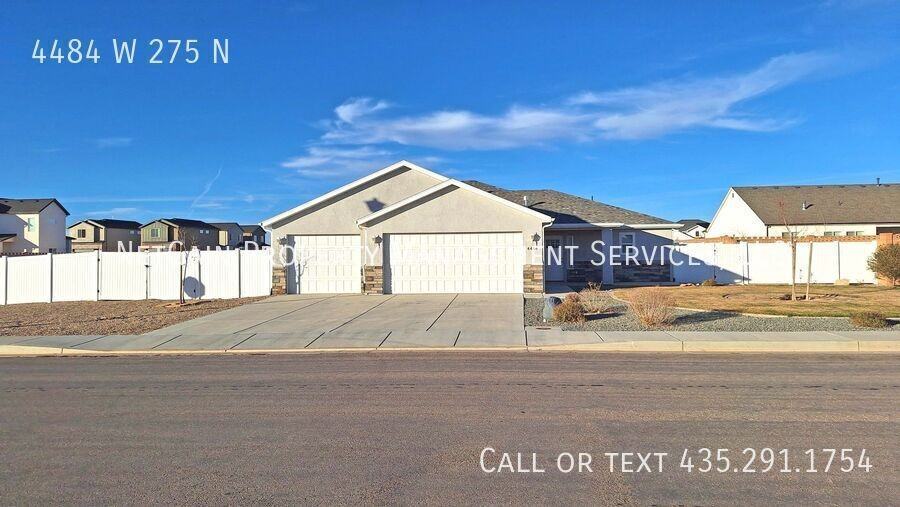 4484 W 275 N - Photo 2 of 34