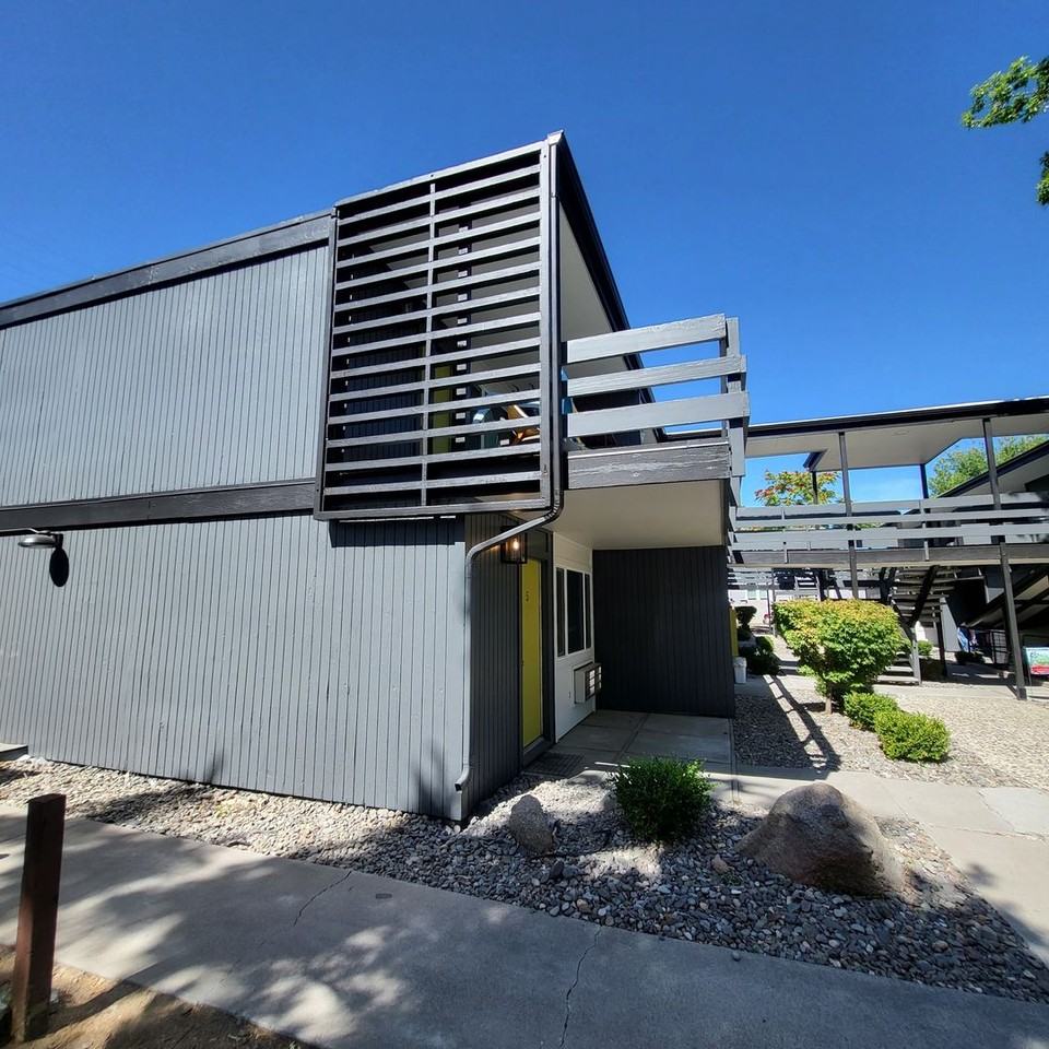 Midtown Flats - Photo 6 of 9