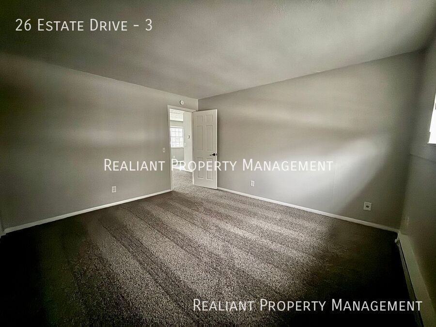 26 Estate Drive #3 - Photo 5 of 8