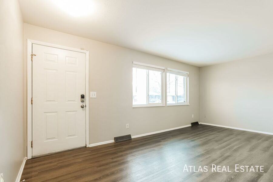 1513 31st Ave - Photo 4 of 19