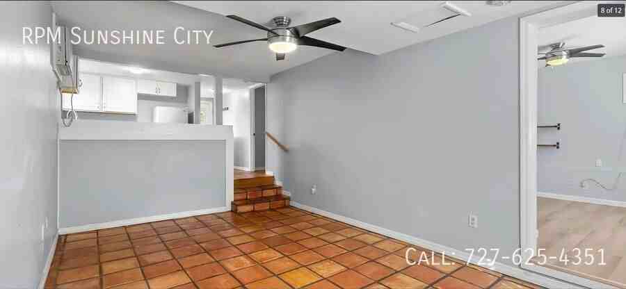 1115 Highland St N #A - Photo 4 of 11