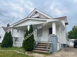 featured image of 3800 Buechner Avenue