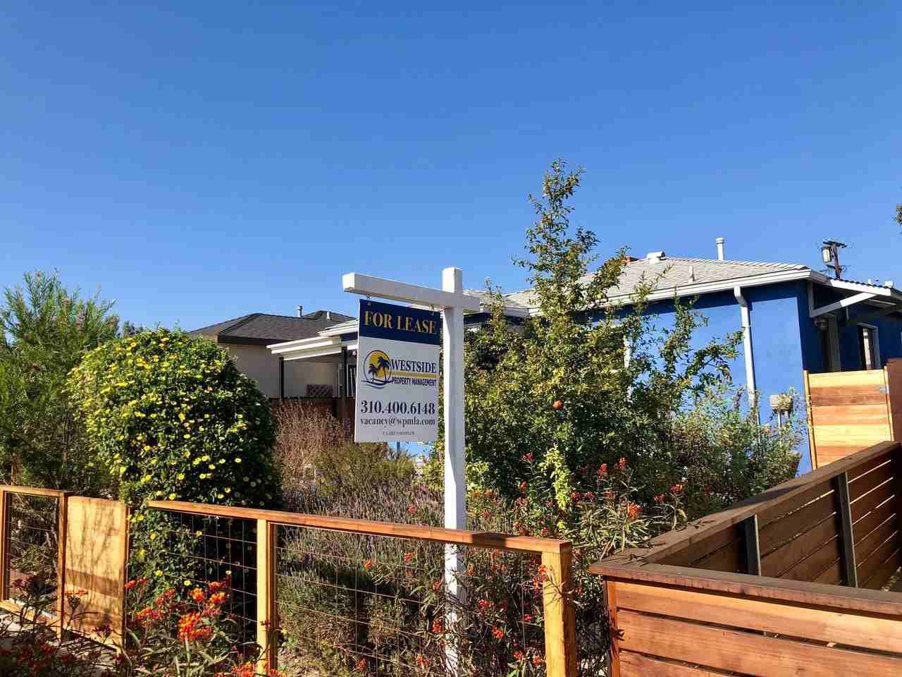 1727 Franklin St - Photo 2 of 33