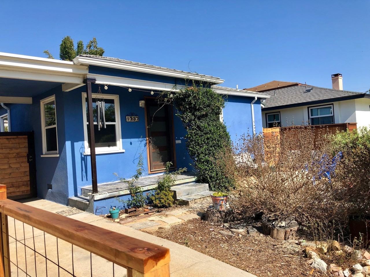 1727 Franklin St - Photo 4 of 33