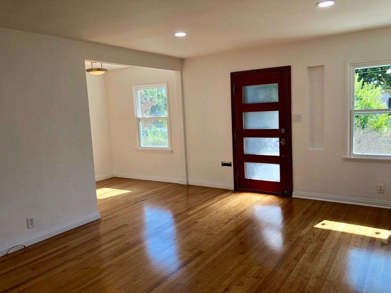 1727 Franklin St - Photo 6 of 33