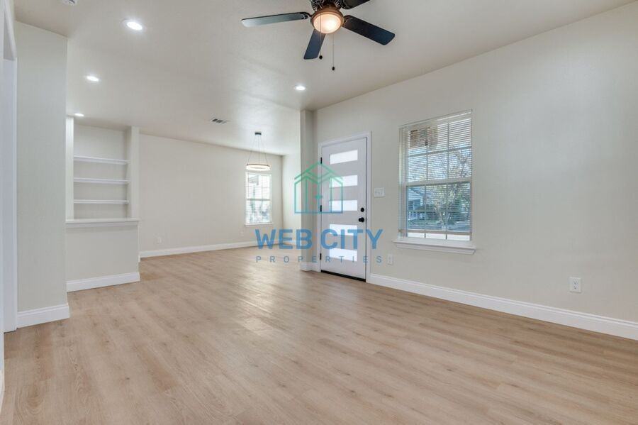 4900 Leland Ave - Photo 3 of 12