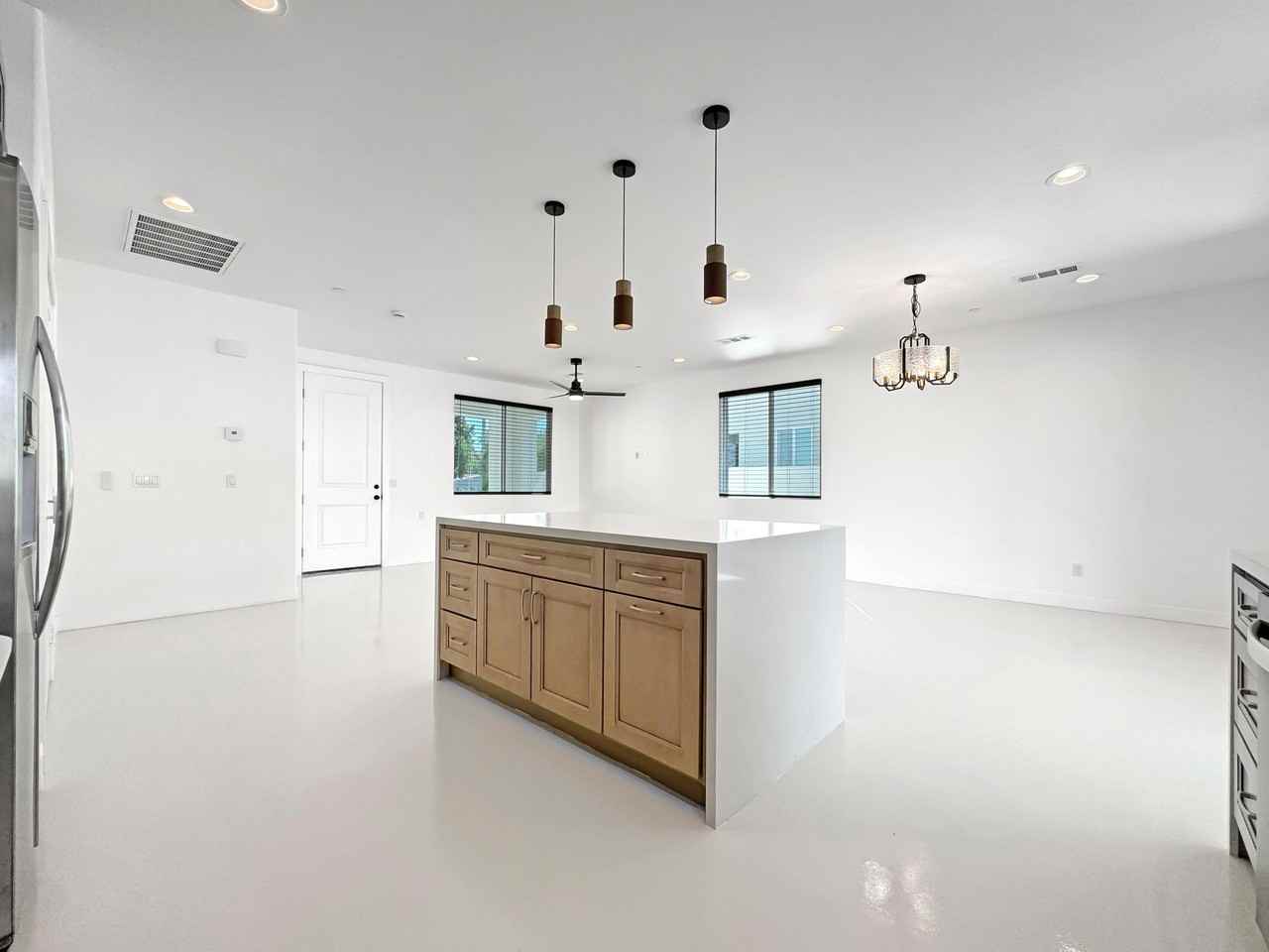 33595 Rancho Vista Dr #33595 - Photo 6 of 28