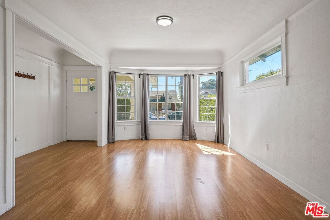 2041 West 31st Street #2041 - Photo 3 of 23