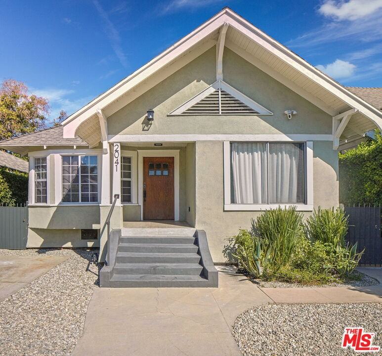 2041 West 31st Street #2041 - Photo 4 of 23