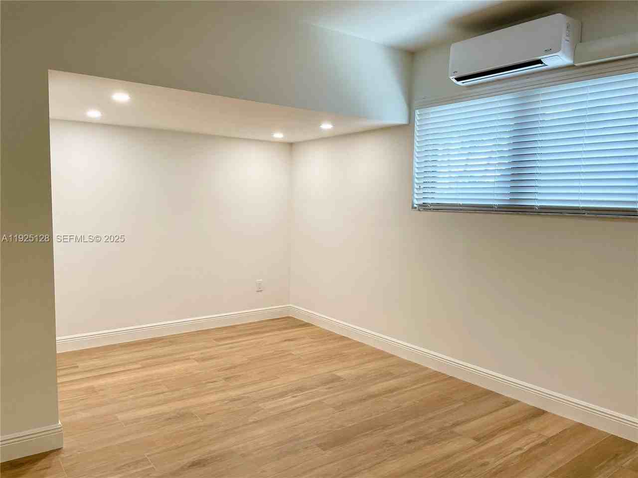 33184 Hollywood Boulevard #1-1 - Photo 3 of 9