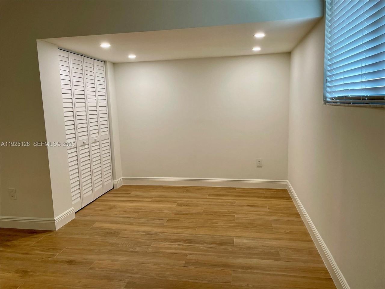 33184 Hollywood Boulevard #1-1 - Photo 6 of 9