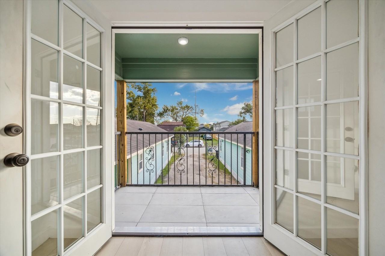 711 E 32nd St #711B - Photo 5 of 10