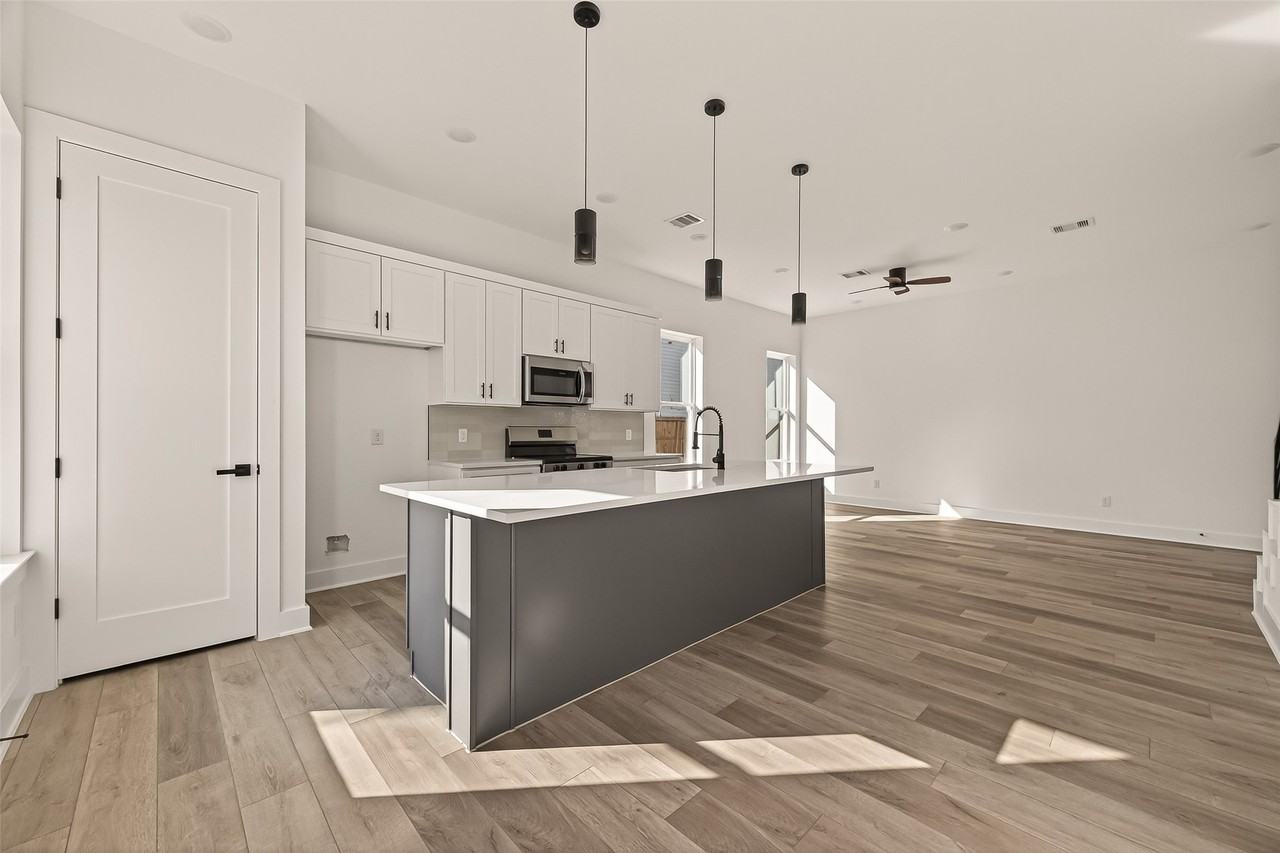 2475 Carmel Street #2475B - Photo 2 of 21