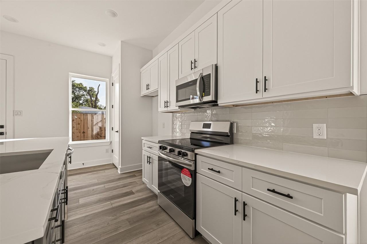 2475 Carmel Street #2475B - Photo 3 of 21