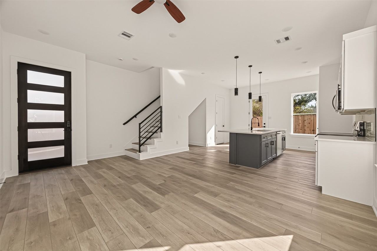 2475 Carmel Street #2475B - Photo 5 of 21