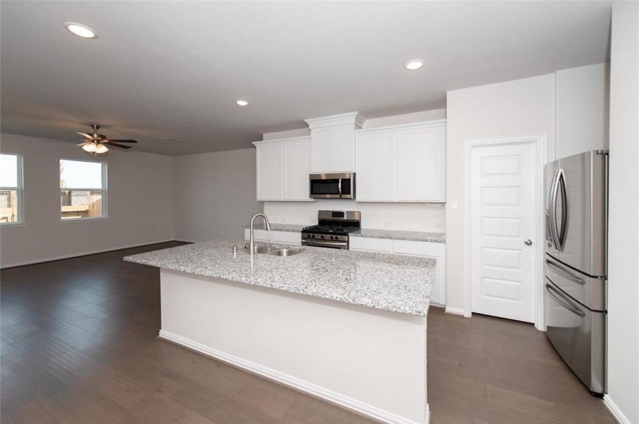 27930 Western Creek Ct #27930 - Photo 2 of 20