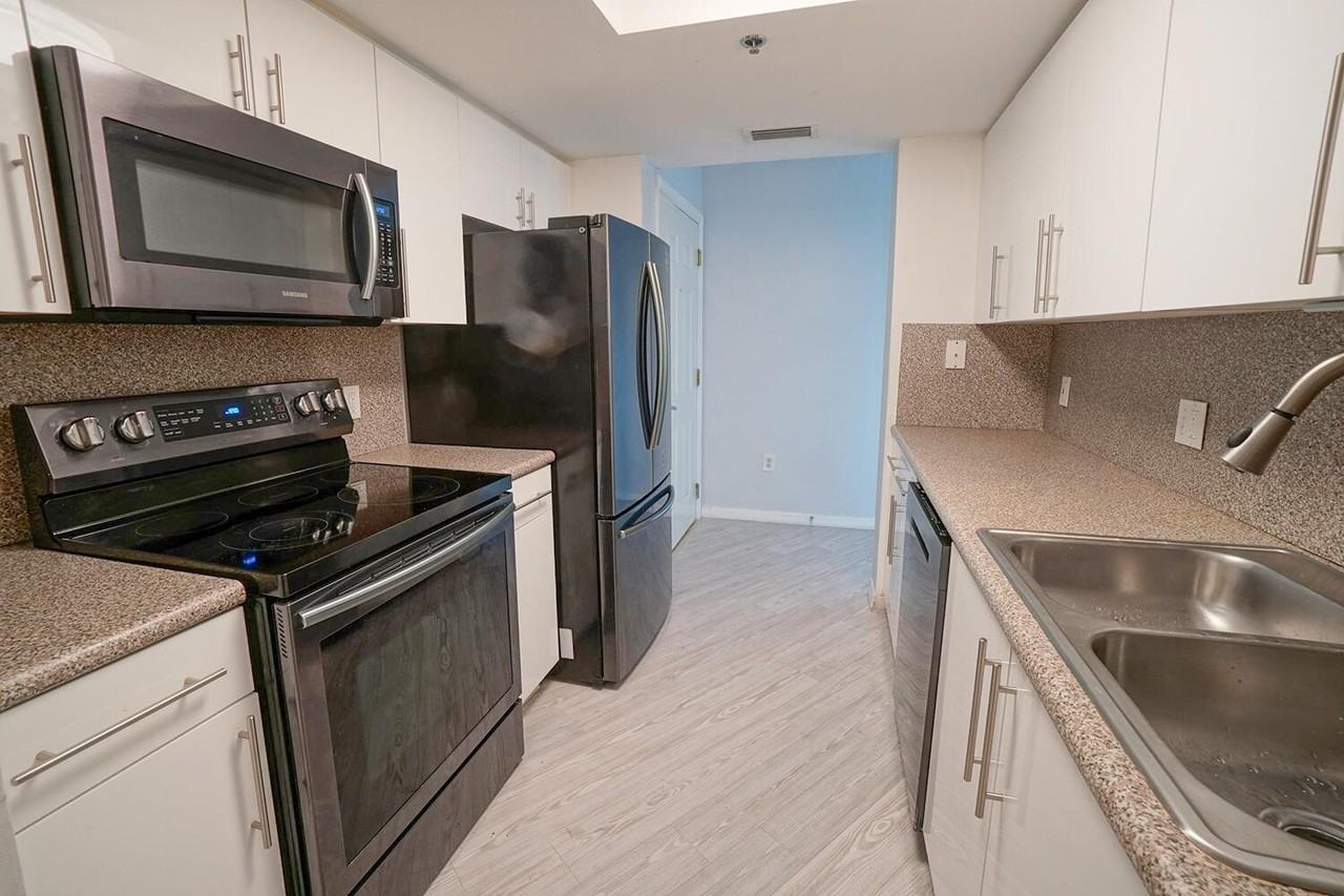 2415 Nw 16th Street Rd #2415-512 - Photo 2 of 17