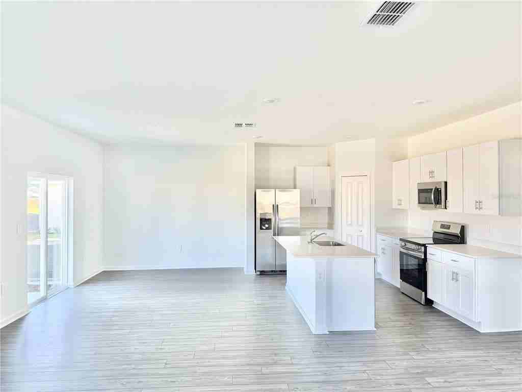 3783 Northeast 30th Terrace #3783 - Photo 2 of 30