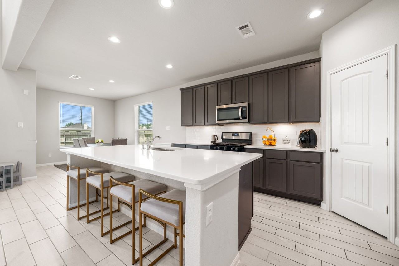 60 Indian Wells Drive #60 - Photo 3 of 41