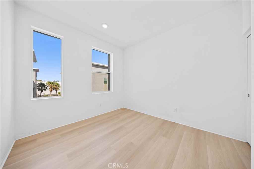 185 Steely #185 - Photo 7 of 50