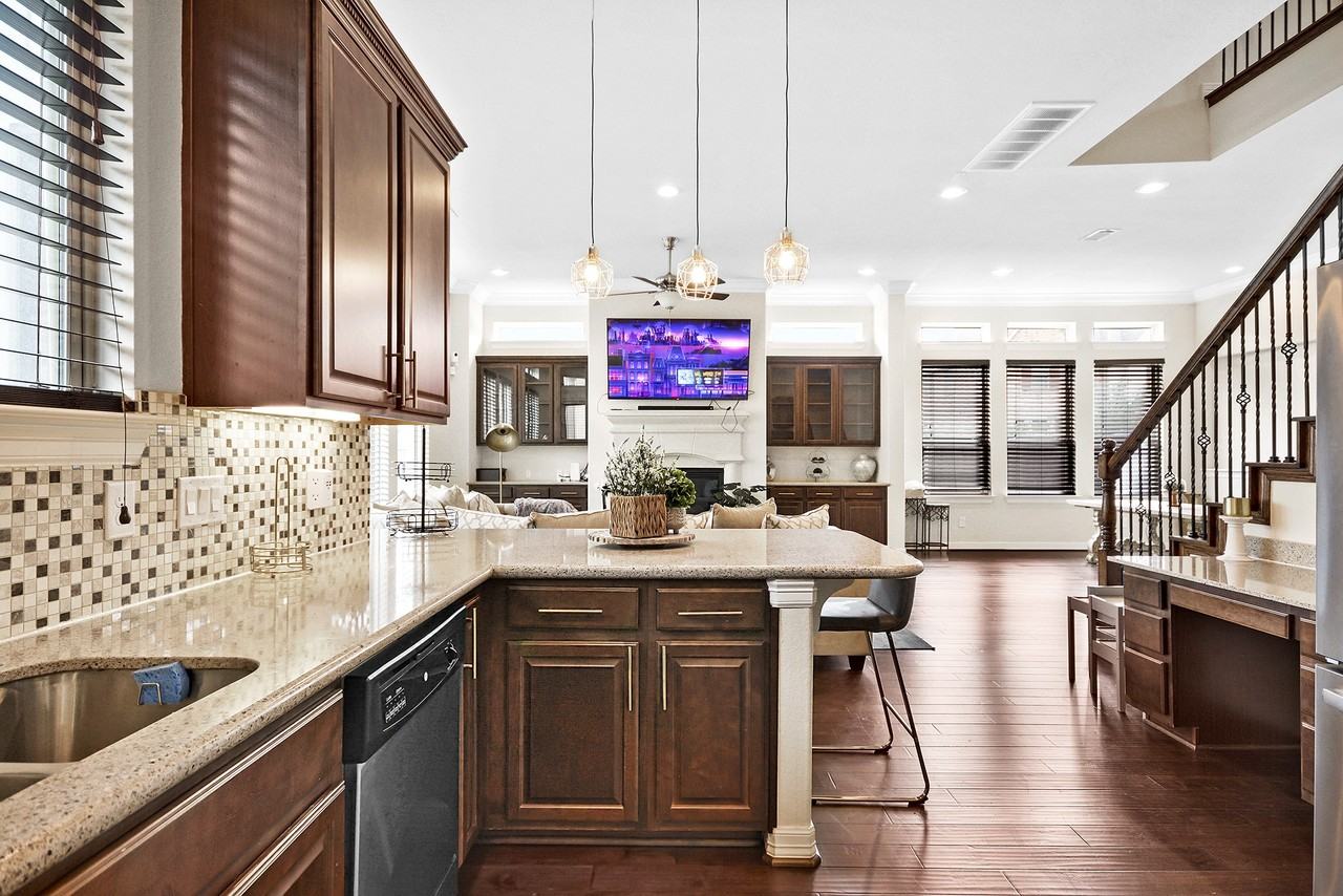 13204 Leighton Gardens Drive #13204 - Photo 4 of 35