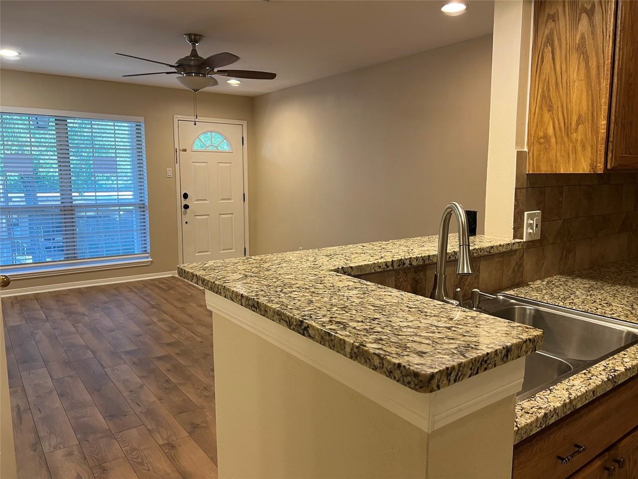 837 Wax Myrtle Lane #837A - Photo 5 of 31