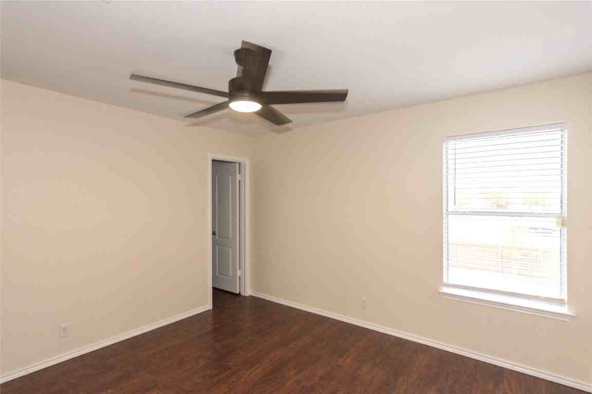 1711 Lloydminister Way #1711 - Photo 3 of 40