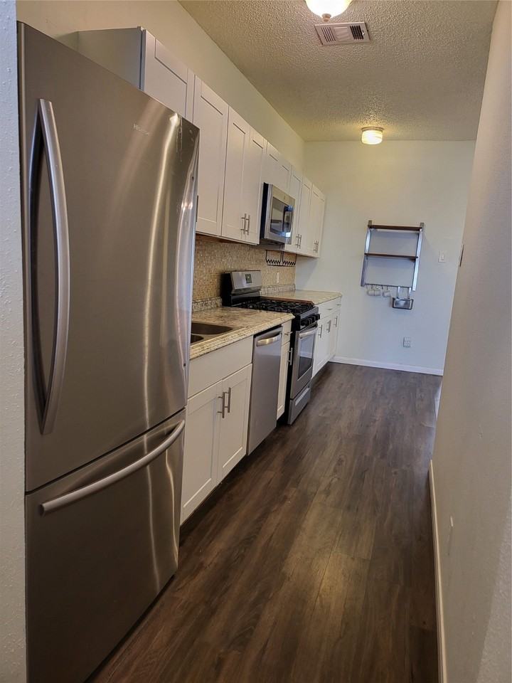 1226 West Gray Street #1226-4 - Photo 7 of 16