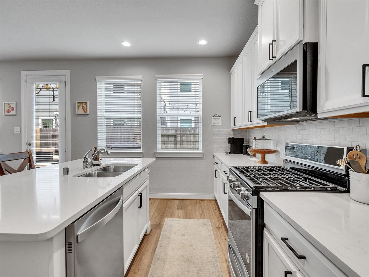 3118 Cloud Forest Ln #3118 - Photo 2 of 32