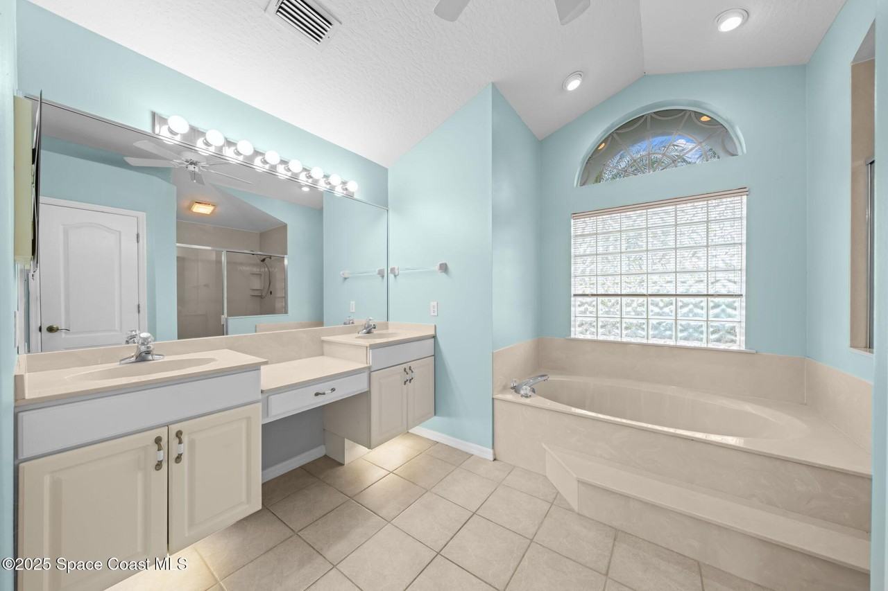 908 Fostoria Drive #908 - Photo 3 of 35