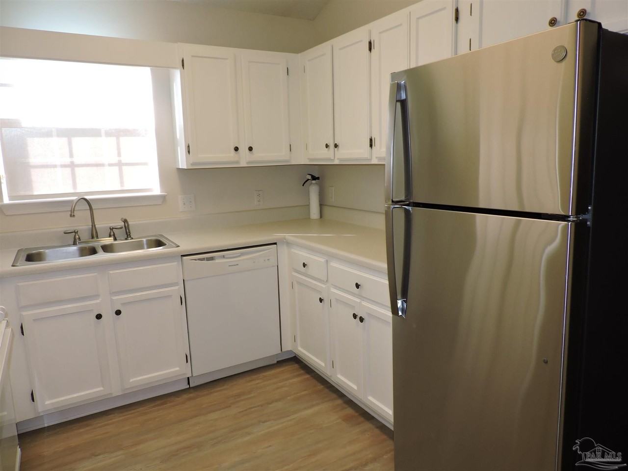 1160 Sweetbriar Street #1160 - Photo 3 of 29