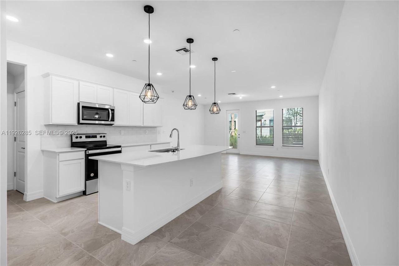 8356 NW 7th Pl #8356