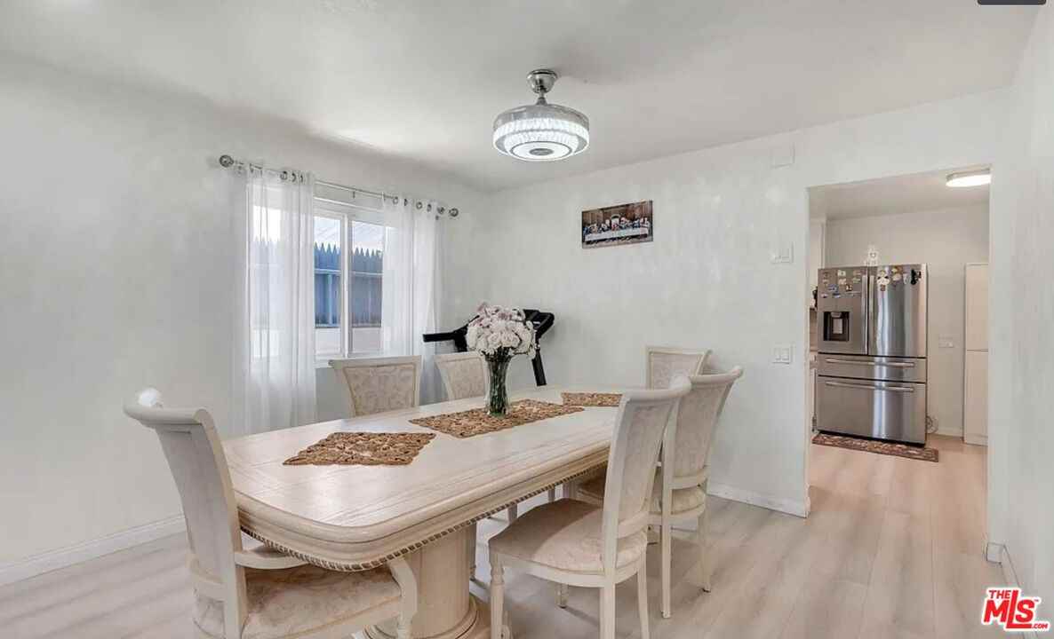 7701 Baird Avenue #7701 - Photo 7 of 22