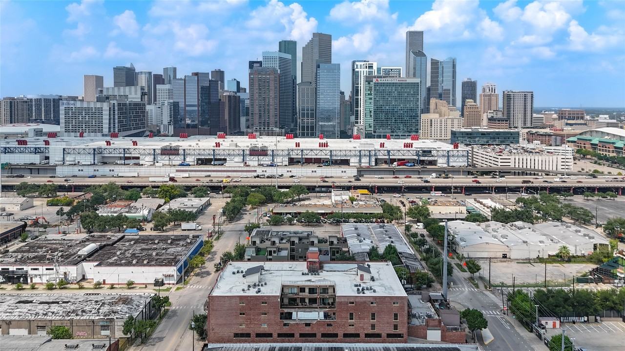 2205 Mckinney Street #2205-510 - Photo 4 of 27