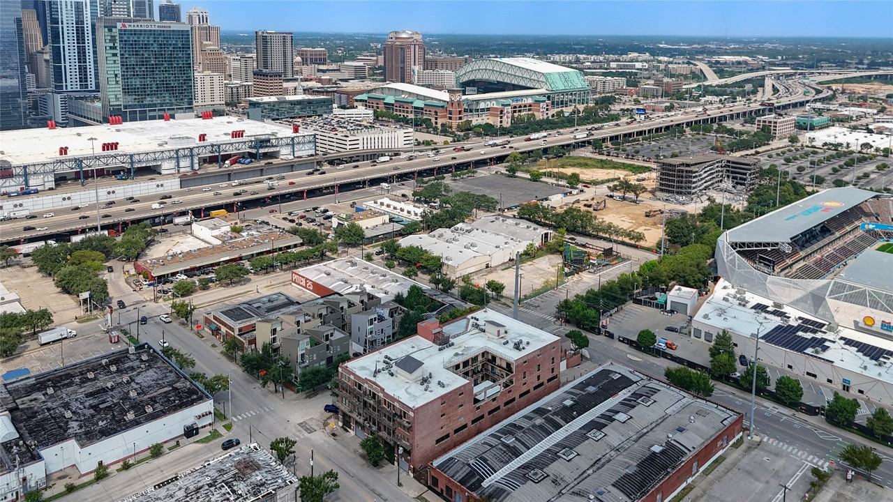 2205 Mckinney Street #2205-510 - Photo 5 of 27