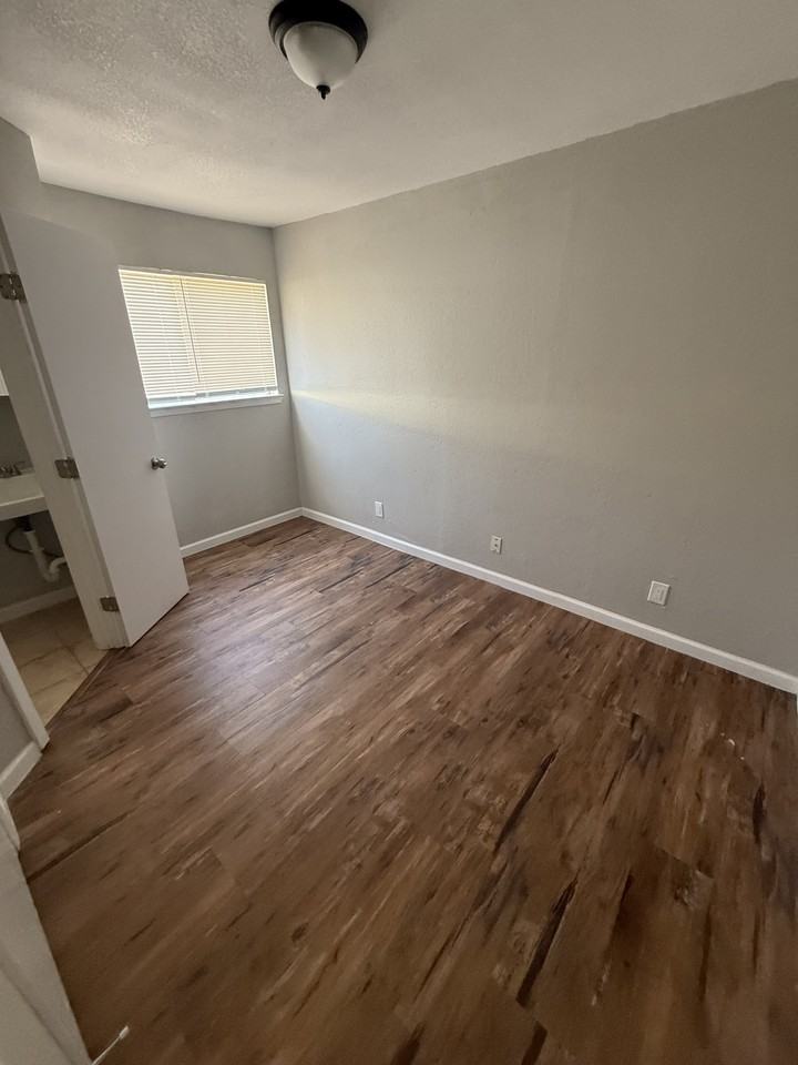 602 North 2nd Street #1B - Photo 2 of 8