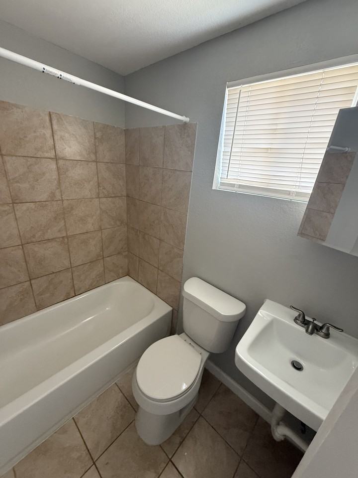 602 North 2nd Street #1B - Photo 7 of 8