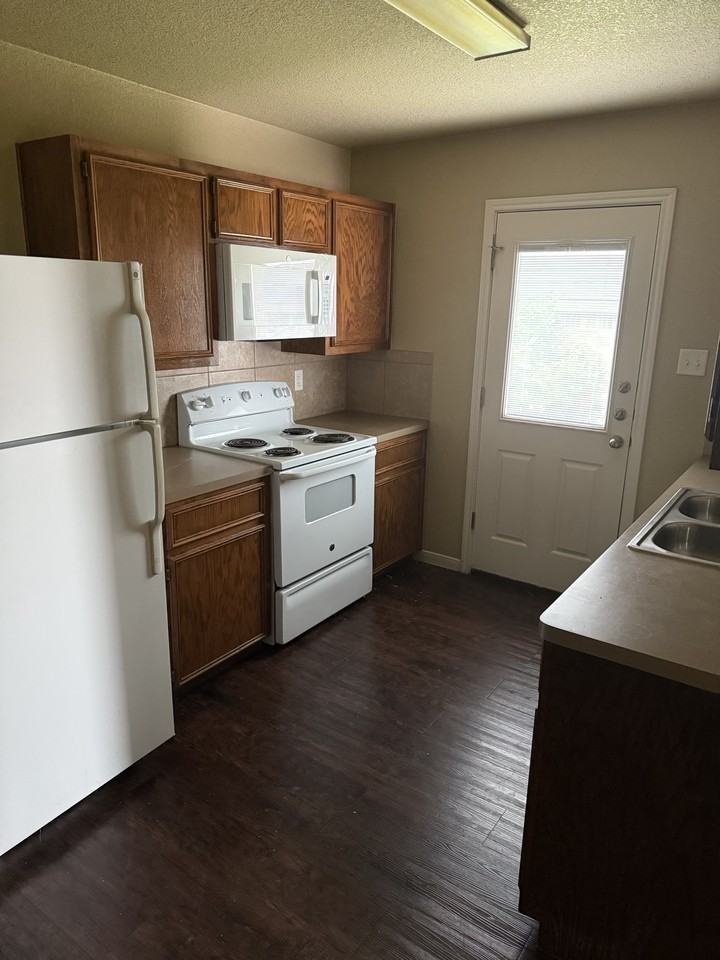 501 Study Hall Loop #B - Photo 2 of 9