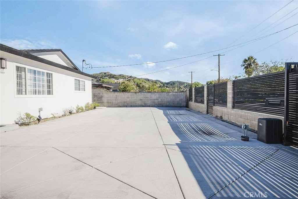 10501 Cantara St #10501 - Photo 4 of 26