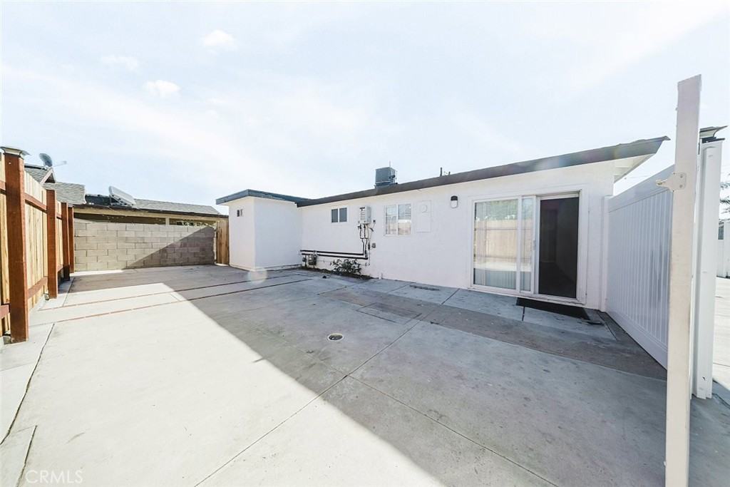 10501 Cantara St #10501 - Photo 5 of 26