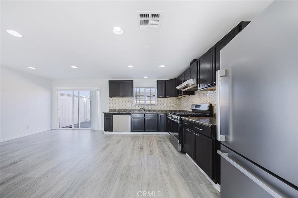 10501 Cantara St #10501 - Photo 7 of 26