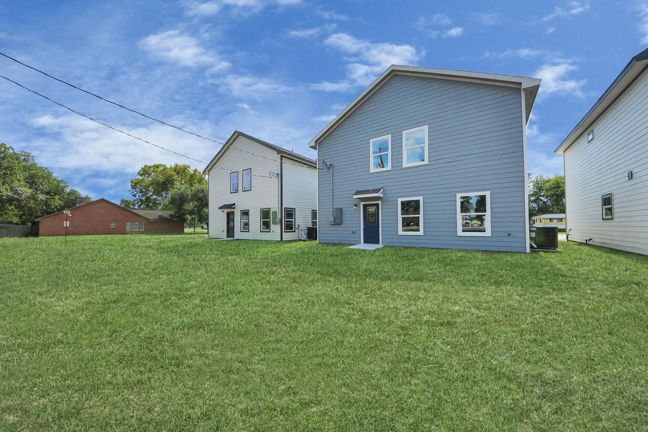 406 North 4th Street #406 - Photo 3 of 32