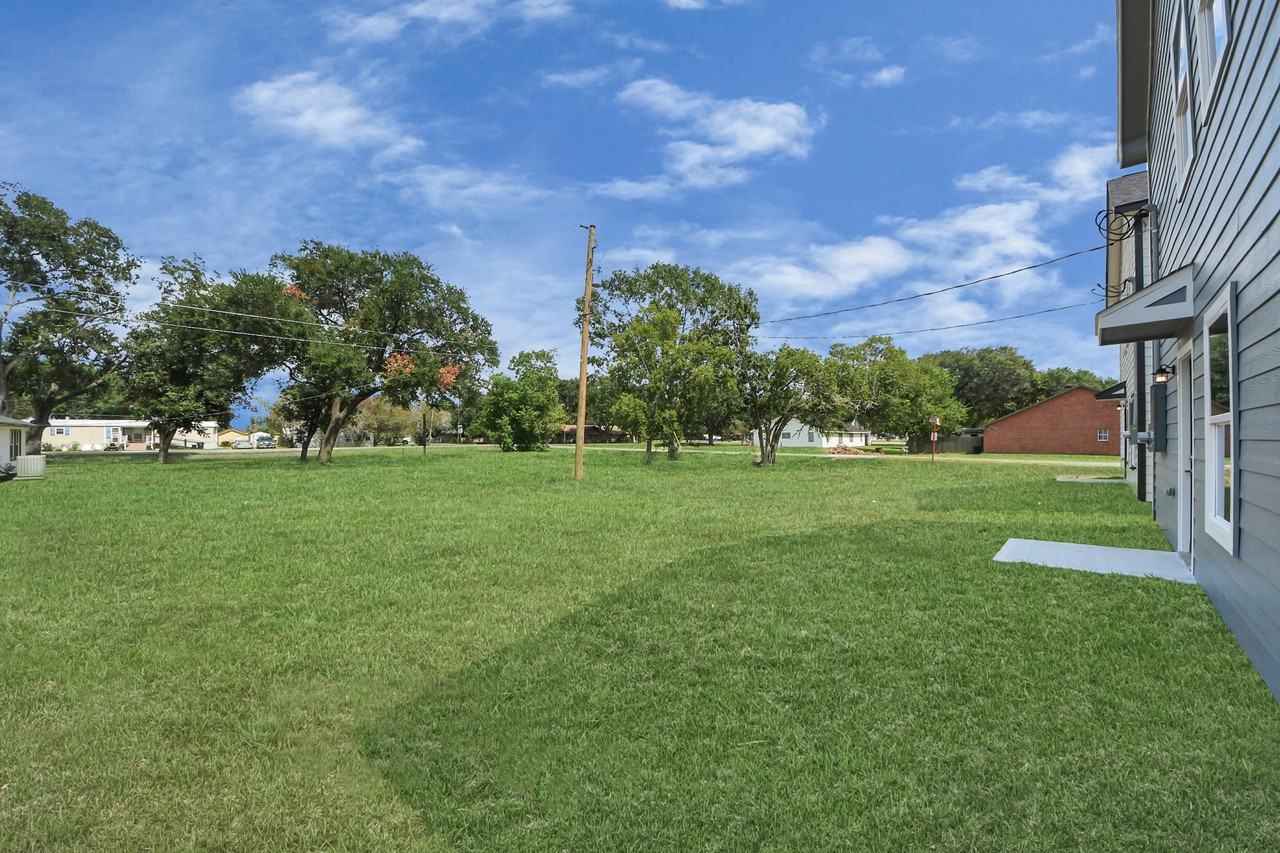 406 North 4th Street #406 - Photo 4 of 32