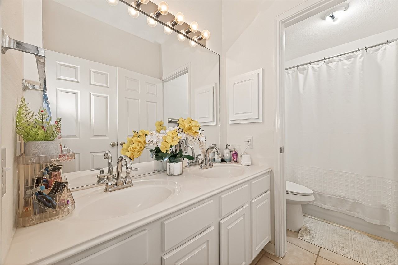 19915 Ashland Brook Court #19915 - Photo 5 of 46