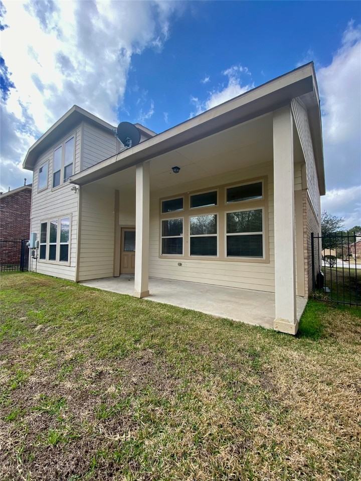 15 Sagamore Ridge Pl #15 - Photo 2 of 39